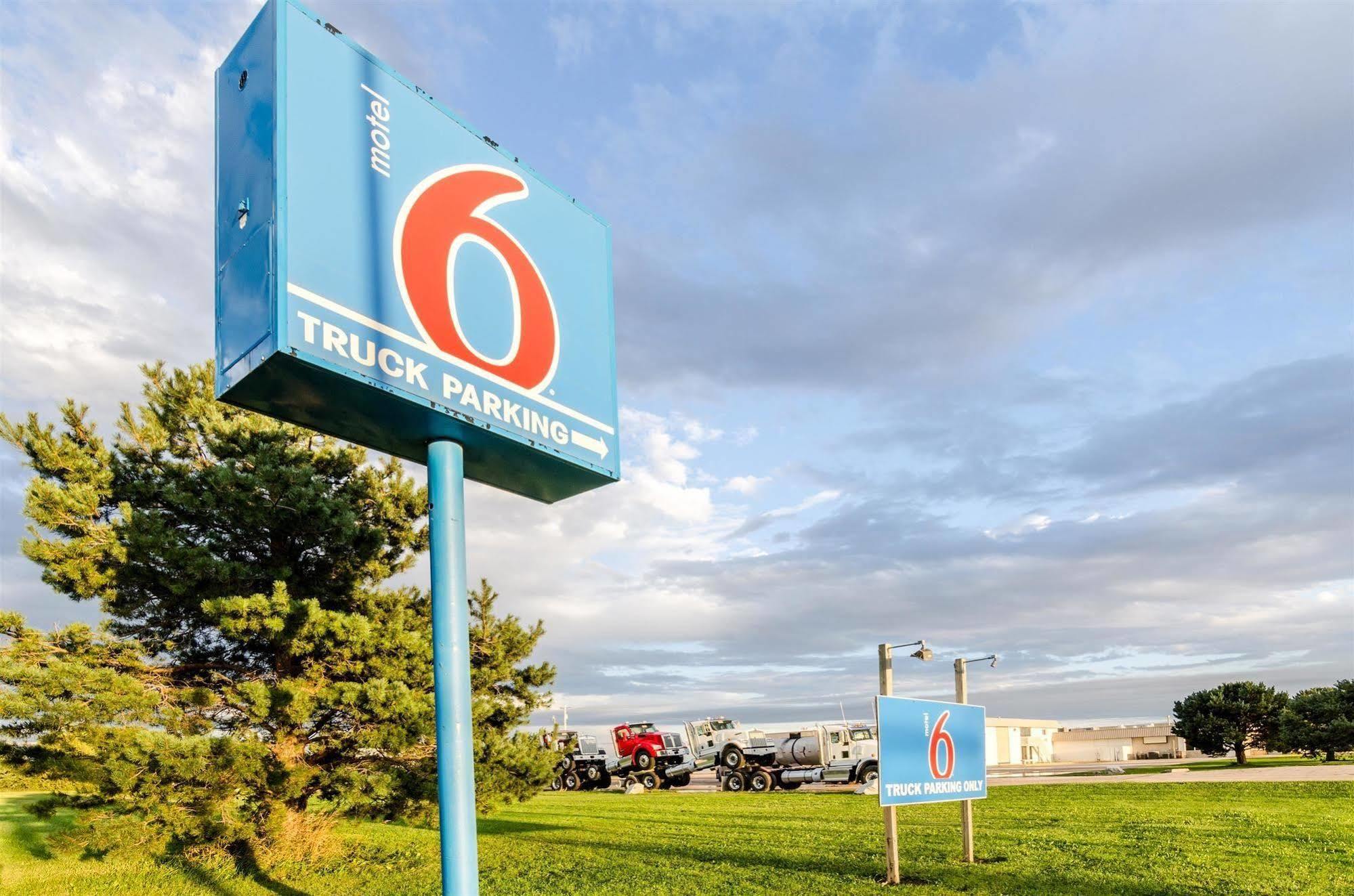 Hotel 6-york, Ne